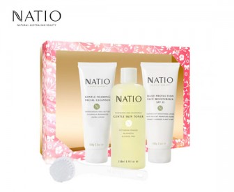 Natio 娜缇欧 洗护三部曲4件套 (泡沫洁面乳+爽肤水+保湿防晒霜SPF15+面部清洁刷) Natio 娜缇欧 洗护三部曲4件套 (泡沫洁面乳+爽肤水+保湿防晒霜SPF15+面部清洁刷)